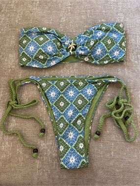 Blackbough Swim Bikini Set NWT